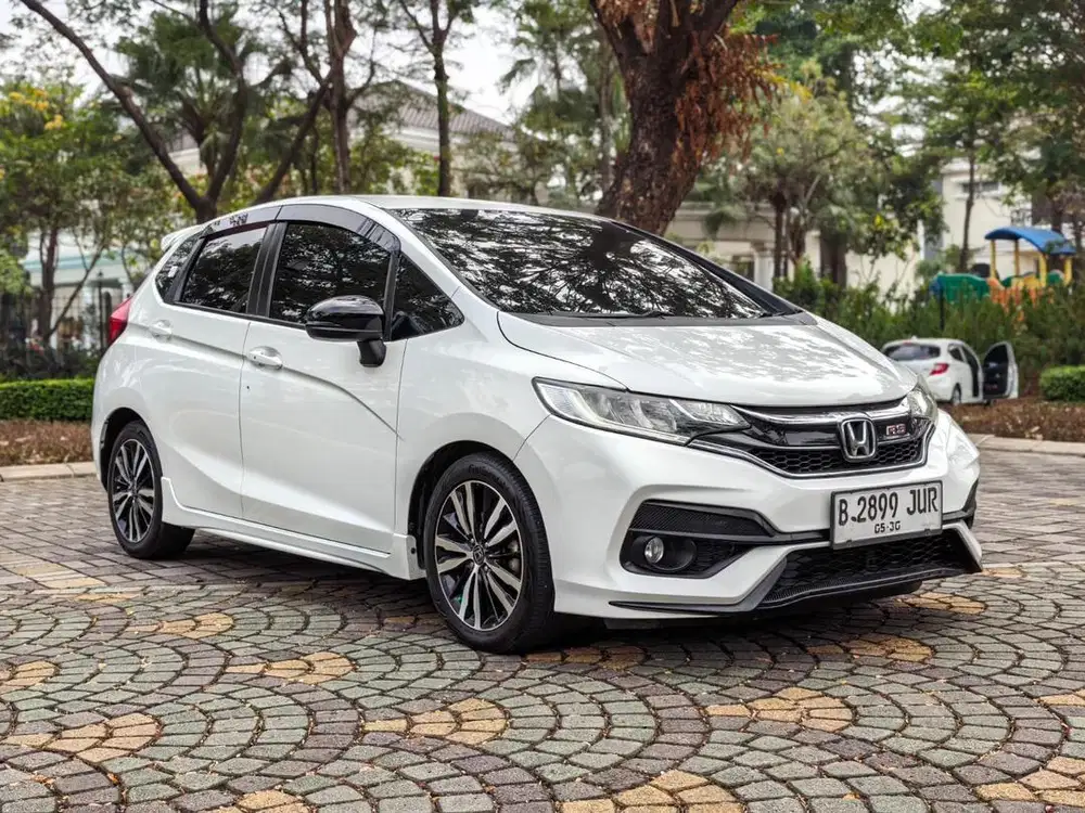 KM 31 rb Honda Jazz 1.5 RS AT 2019 Pajak Panjang Mulus Siap Pakai