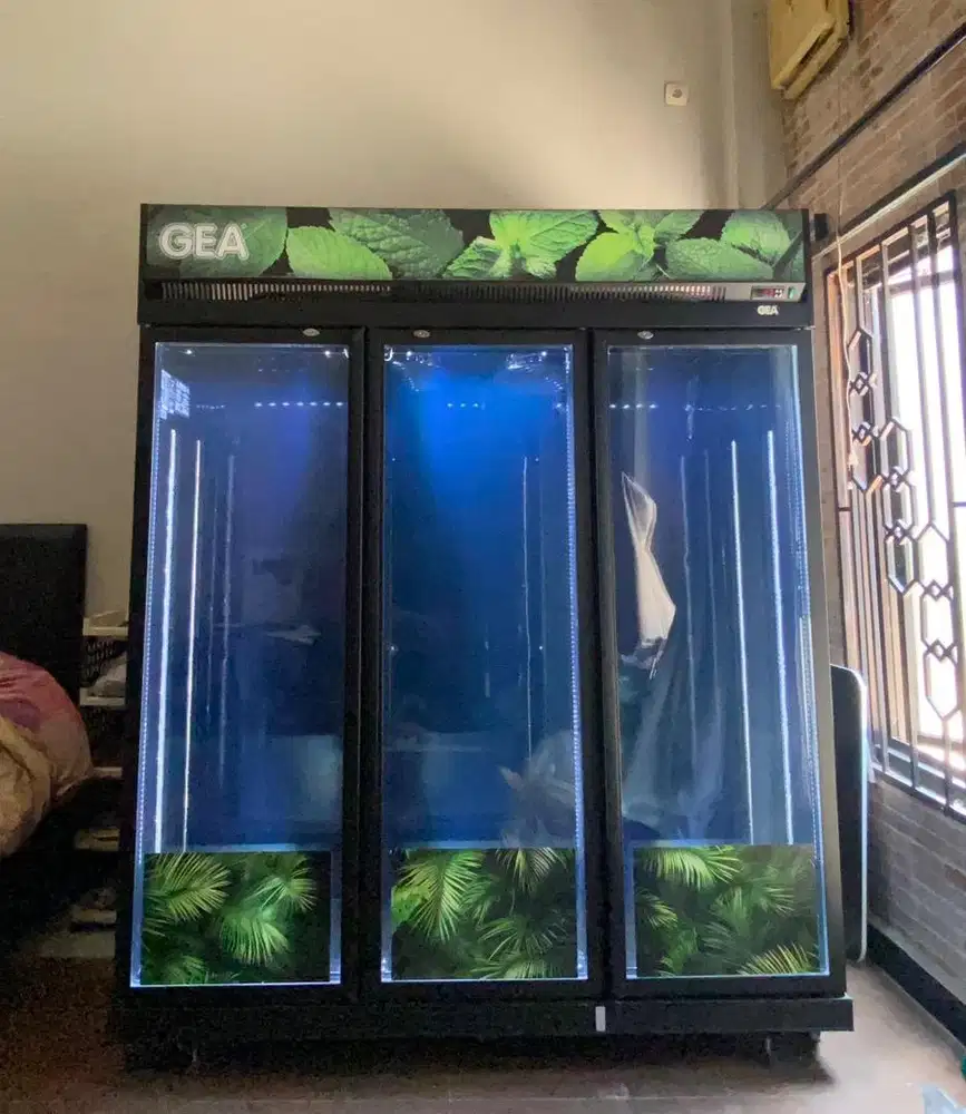 Cooler Showcase 3 Pintu GEA EXPO 1180 IC - Harga Nego