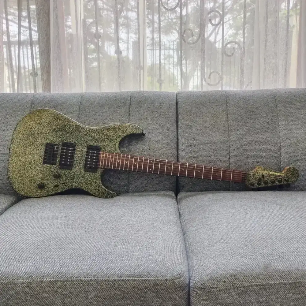 Squier by fender showmaster