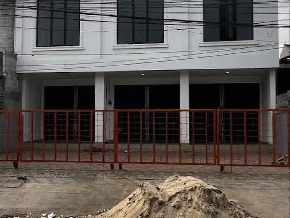 Disewakan Ruko Commercial
Gandeng 3