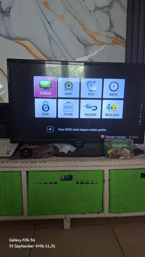 TV LED merk LG 32 inchi bekas