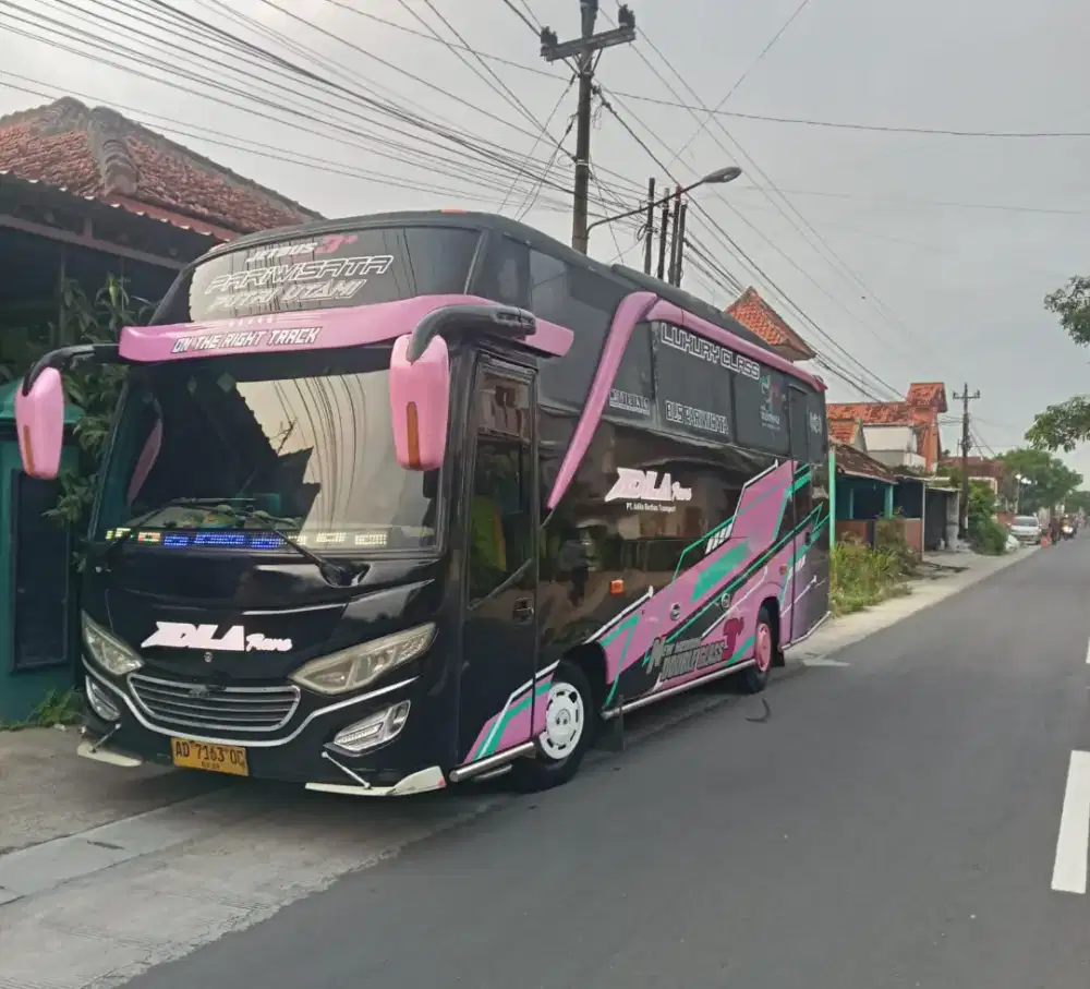 BUS MEDIUM FE84 GBC TAHUN 2014