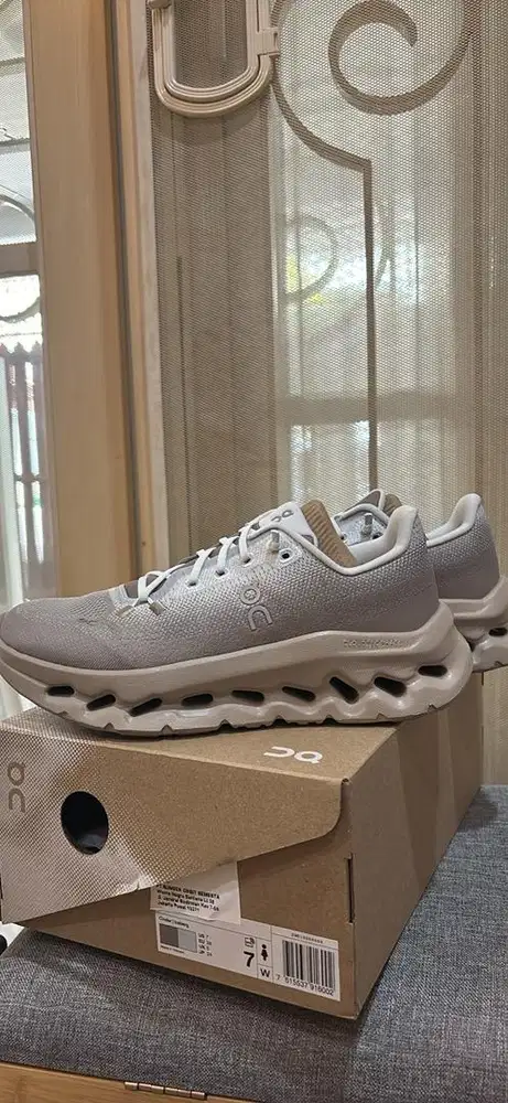 Sepatu merk On Cloudtec size 38