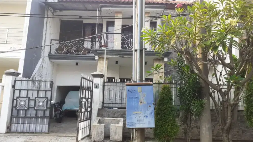 Dijual Rumah 2 Lantai 
Darmo Permai Selatan