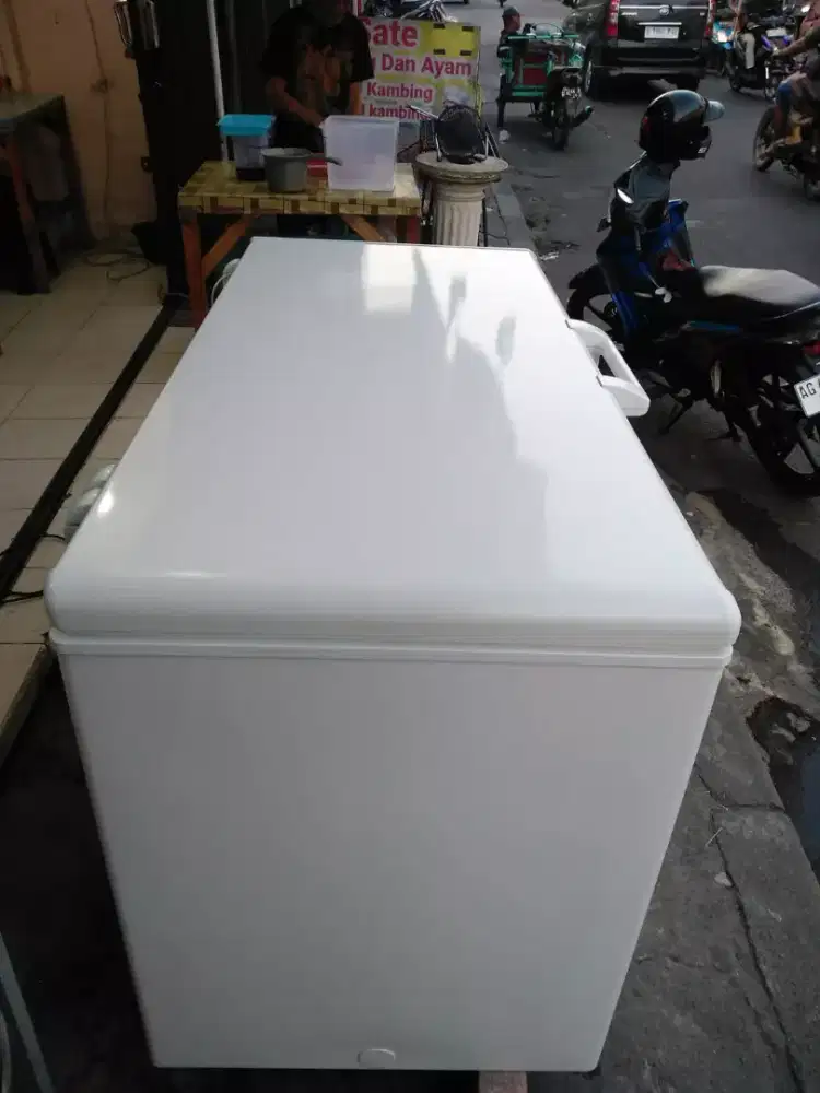 Dijual freezer box