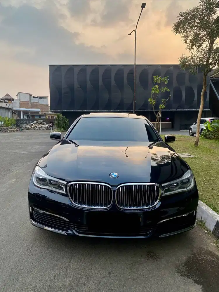 BMW 730Li Tahun 2017