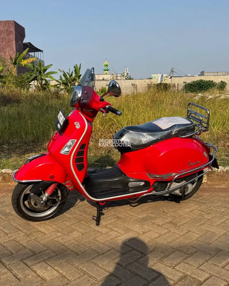 VESPA GTS 150 3V 2014 TERMURAH