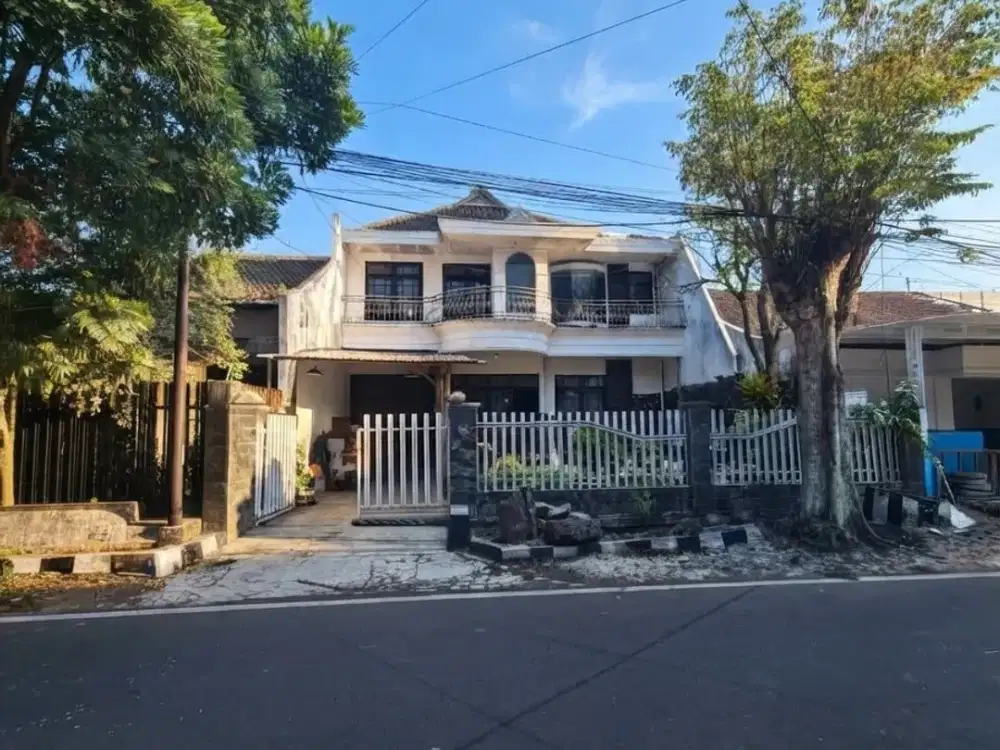 Dijual Rumah Besar Kawasan Dieng Malang Family Friendly