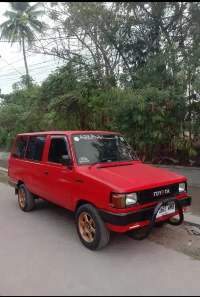 Toyota kijang long kf50
