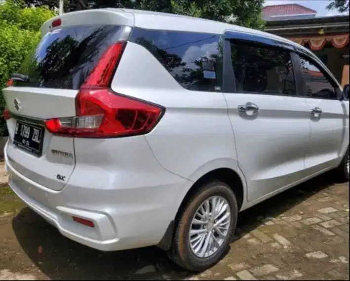SUZUKI ERTIGA GX M/T