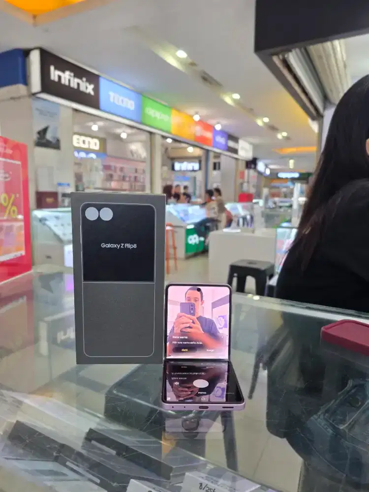 BNIB SAMSUNG ZFLIP 8 12/256 GARANSI RESMI SEIN 1TAHUN INDONESIA