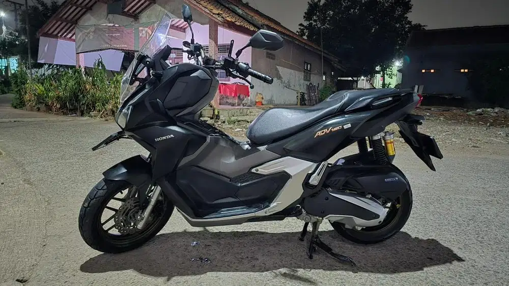 Honda ADV 160 ABS Km 9000 Pajak Panjang