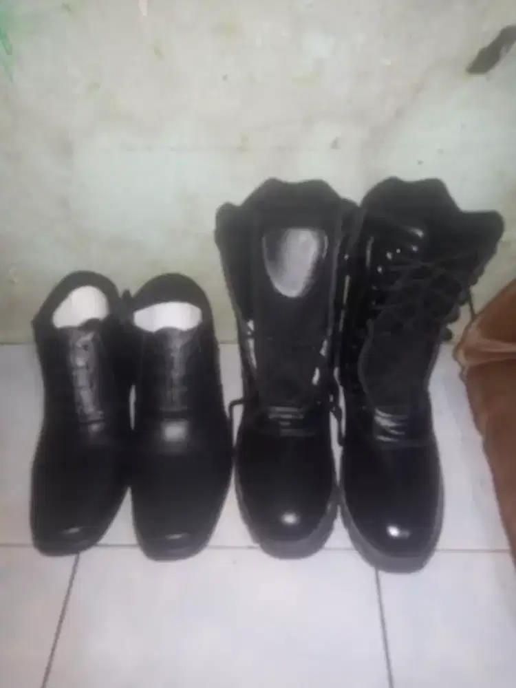 Sepatu masih baru