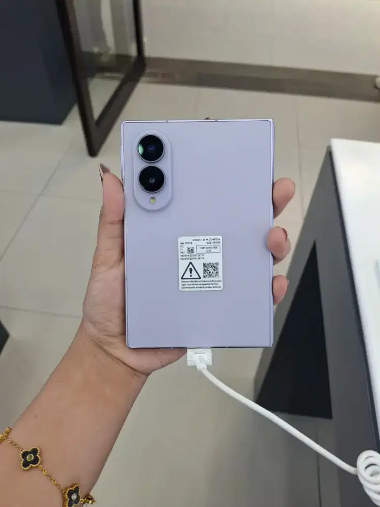 SAMSUNG GALAXY Z FOLD 8 TERBARU