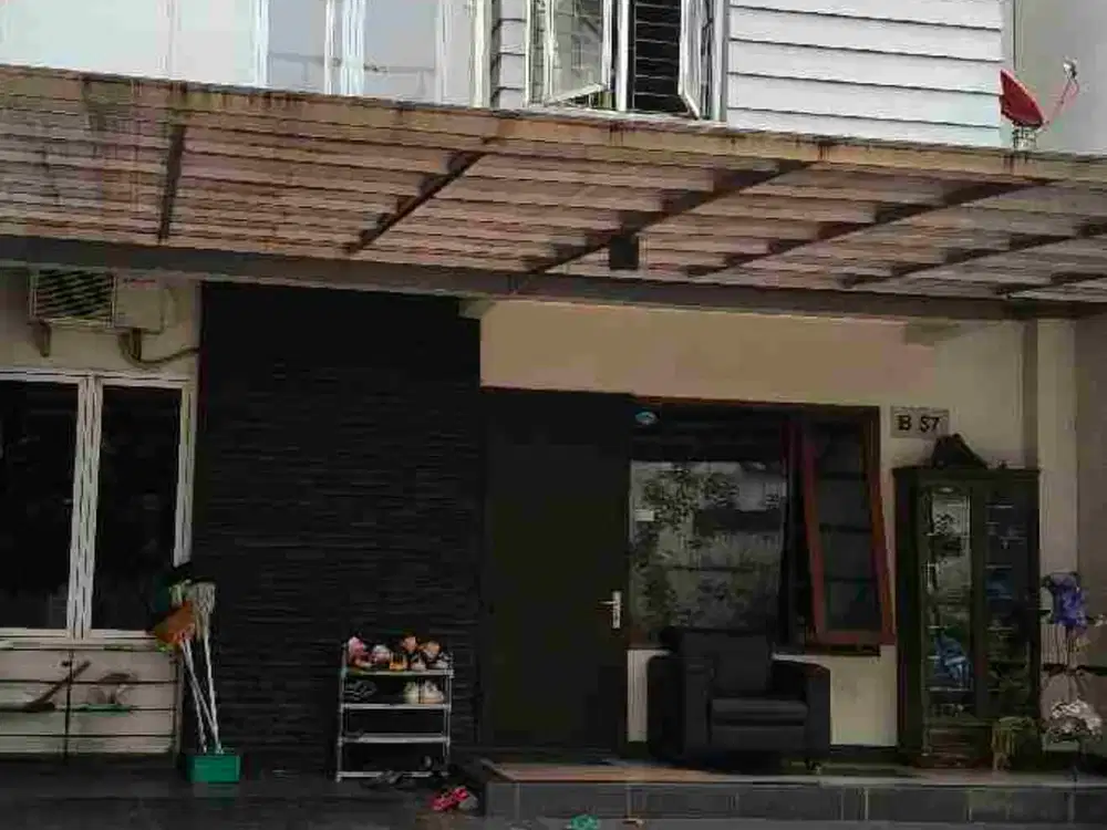 Dijual Rumah Rapi Luas 98 M2 Carport 2 di Tangerang Kota