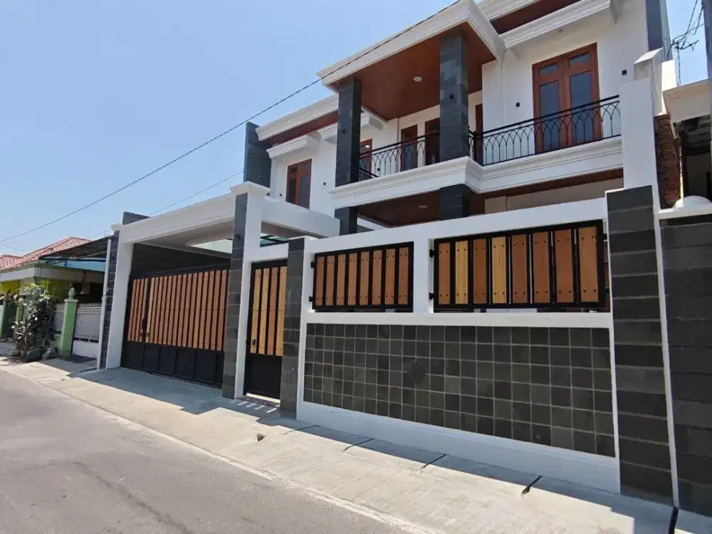 RUMAH BARU MEWAH SUMBER BANJARSARI SOLO DEKAT KE MANAHAN