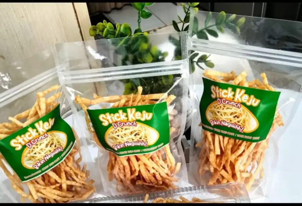 Stik keju & keripik bawang renyah