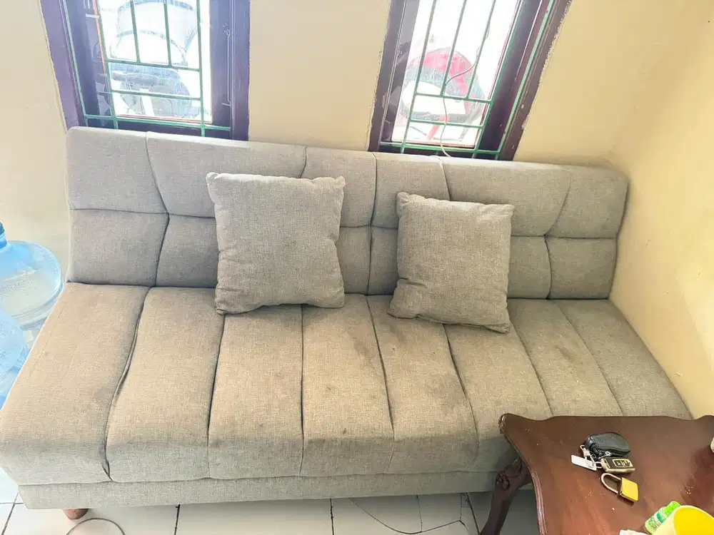 Sofa masih bagus tidak ada yang bolong
