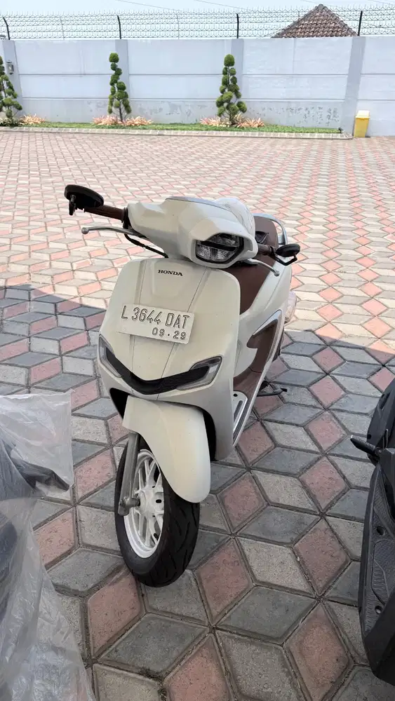 Stylo 160 abs putih