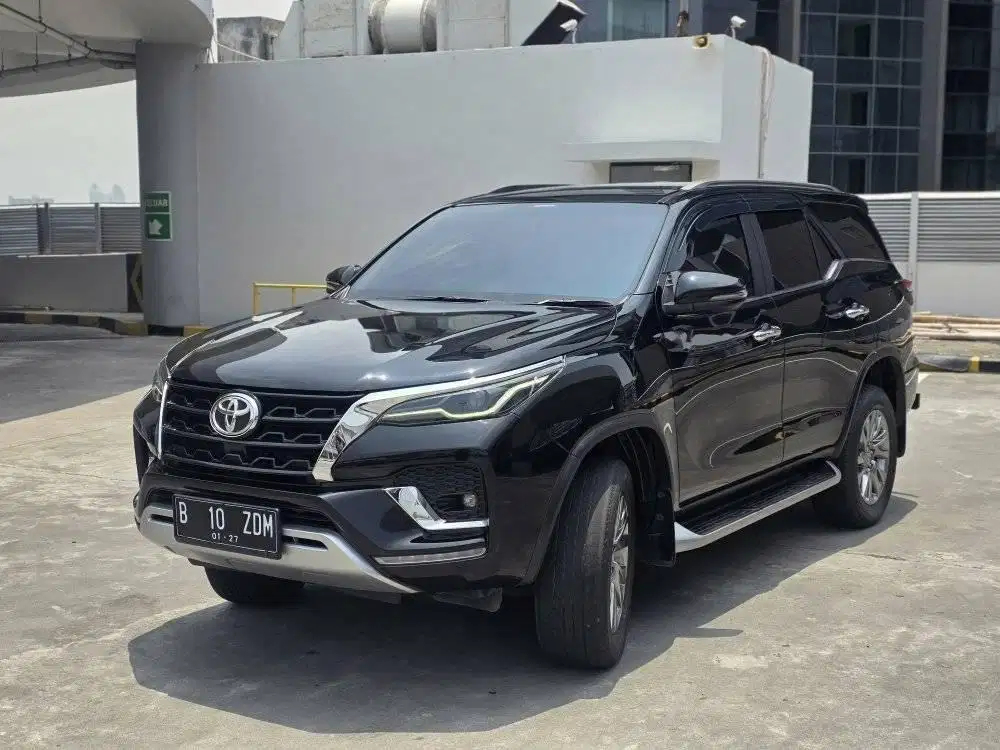 Toyota Fortuner VRZ 2.4 DIESEL 2021 HITAM KM50RB