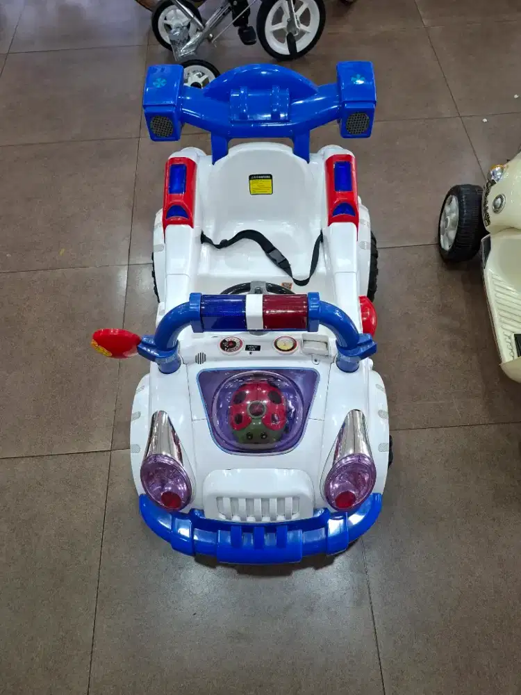 Mobil2an untuk anak, tenaga batery bisa dicas ulang