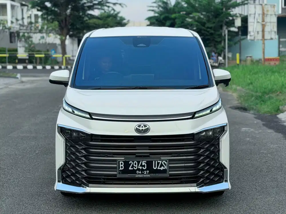 Toyota Voxy 2.0 TSS CVT 2022 White Pearl
