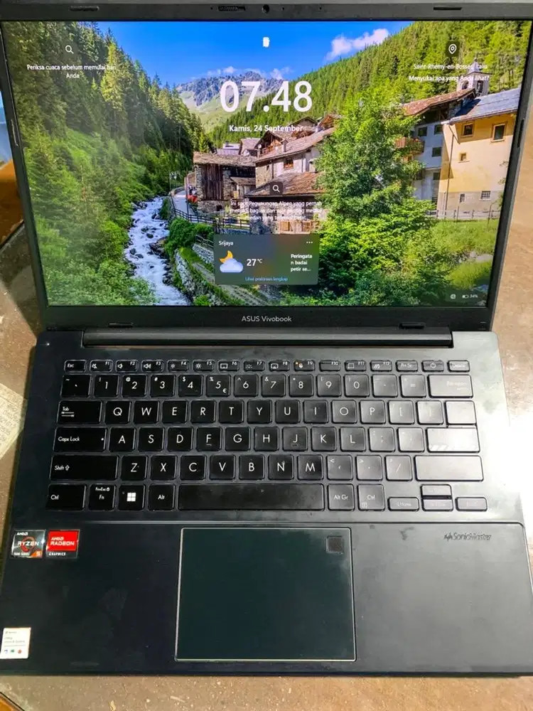 Leptop asus reyzenn 5