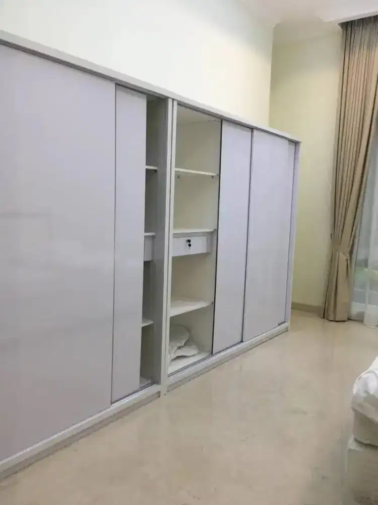 JUAL CEPAT Lemari Pakaian 3 Pintu
220cm x 60cm x 210cm
