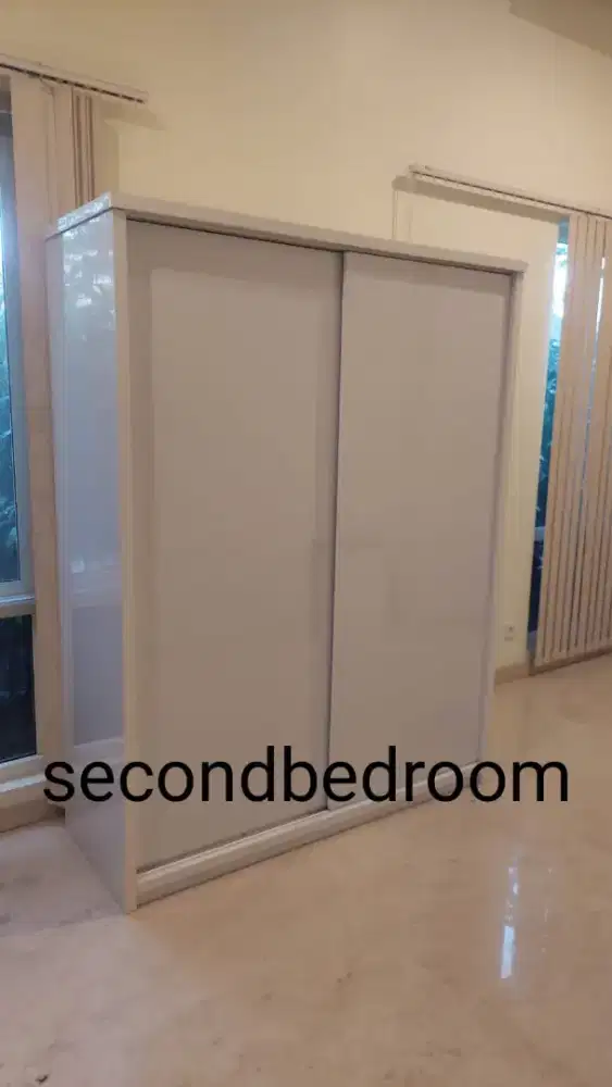 JUAL CEPAT Lemari Pakaian 2 Pintu
160cm x 60cm x 210cm
