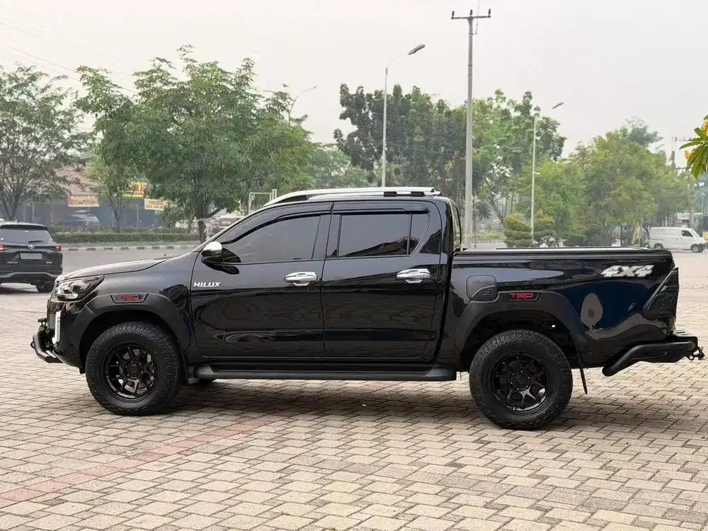 Toyota Hilux v metik solar 2021