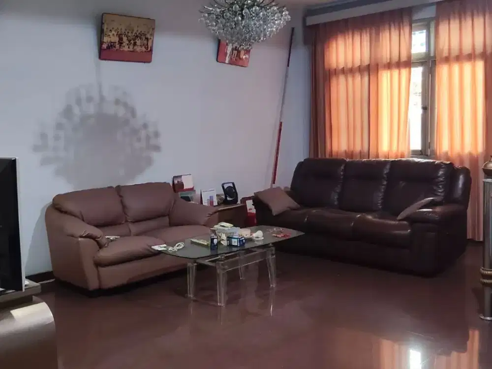 RUKO 4LT SIAP HUNI  DI TAMANSARI JAKARTA BARAT