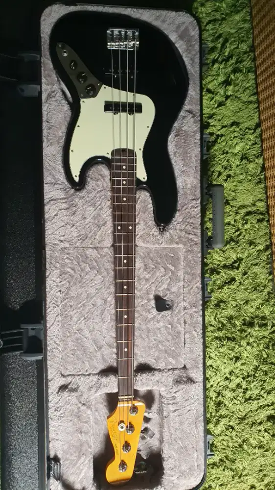 Jual Bass Fender Profesional II