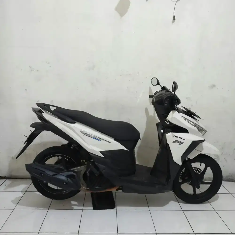 Honda Vario 150 LED OLD 2015 Orisinil Bagus lengkap Mesin Cakep