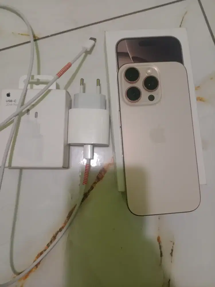 iPhone 16pro dessert titanium