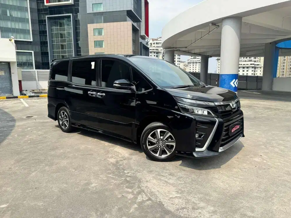 Toyota Voxy 2.0 AT 2020 Automatic