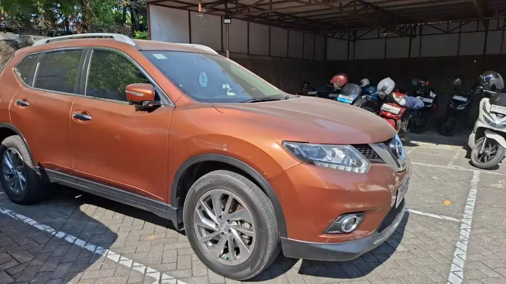 Dijual mobil Nissan EXtrail 2017, 2500cc, Km 73000, warna kuning metal