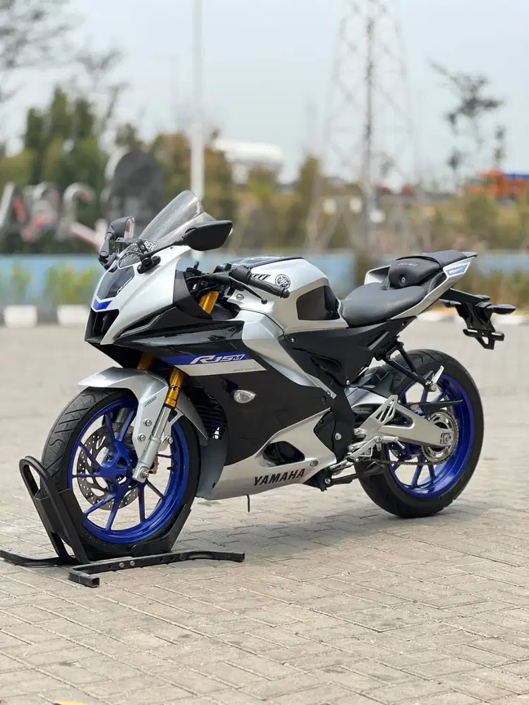 YAMAHA R15M ABS QS CONNECTED 2021 SILVER KM 8K PAJAK PANJANG SIAP GAS