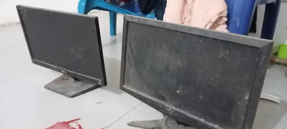 Dijual 5 LED 5 LCD KOMPUTER BEKAS UNTUK DIAMBIL MESINNYA MESIN HIDUP