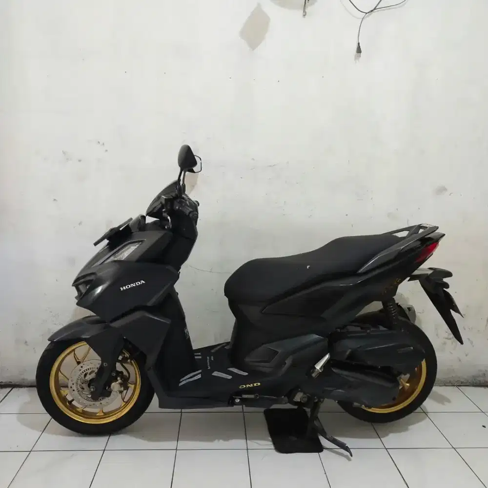 Honda Vario 160 ABS 2022 Orisinil Mesin Aluss Lengkap Bagus