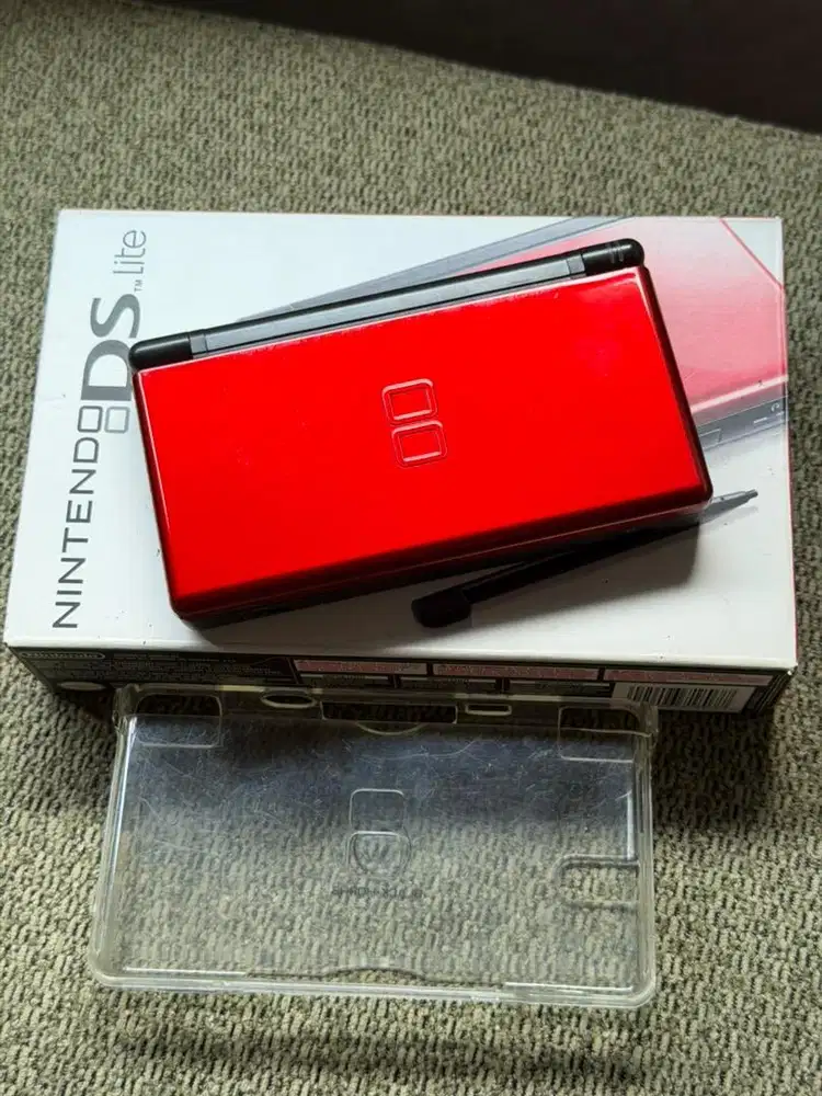 Nintendo DS Lite Red Original Fullset + Box + R4 MicroSD Game