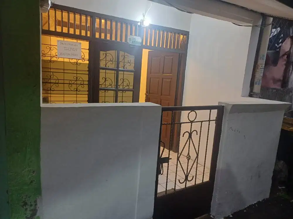 Rumah dalam gang Dijual