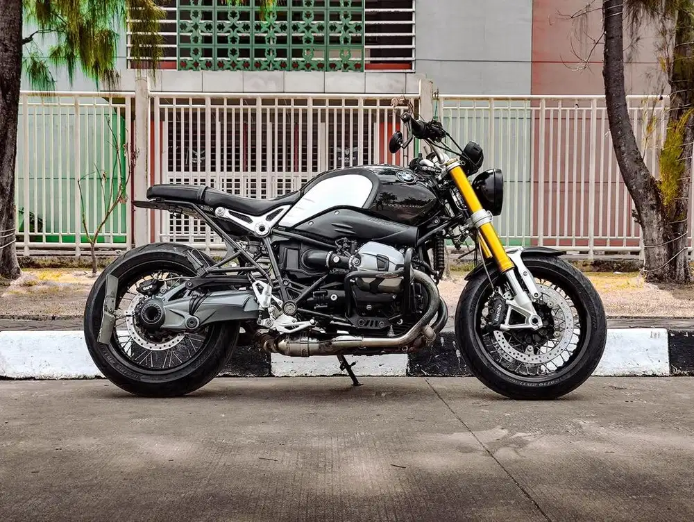 BMW R Nine T (R9T) tahun 2015 Low Odo Mulus Mint Condition R9T