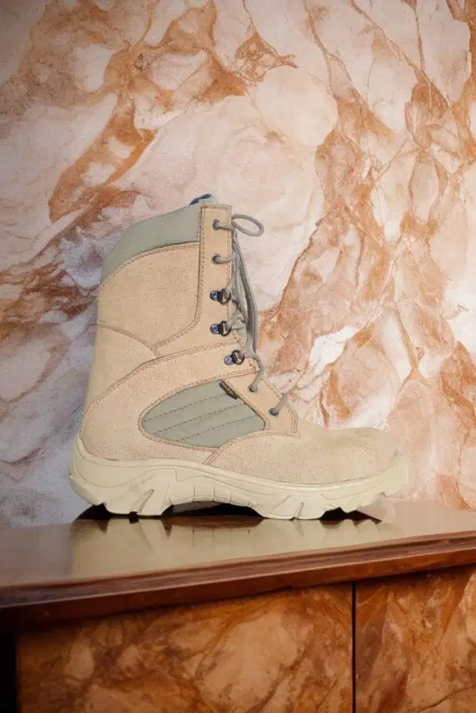 Modern Sepatu safety double layer sole Dumai