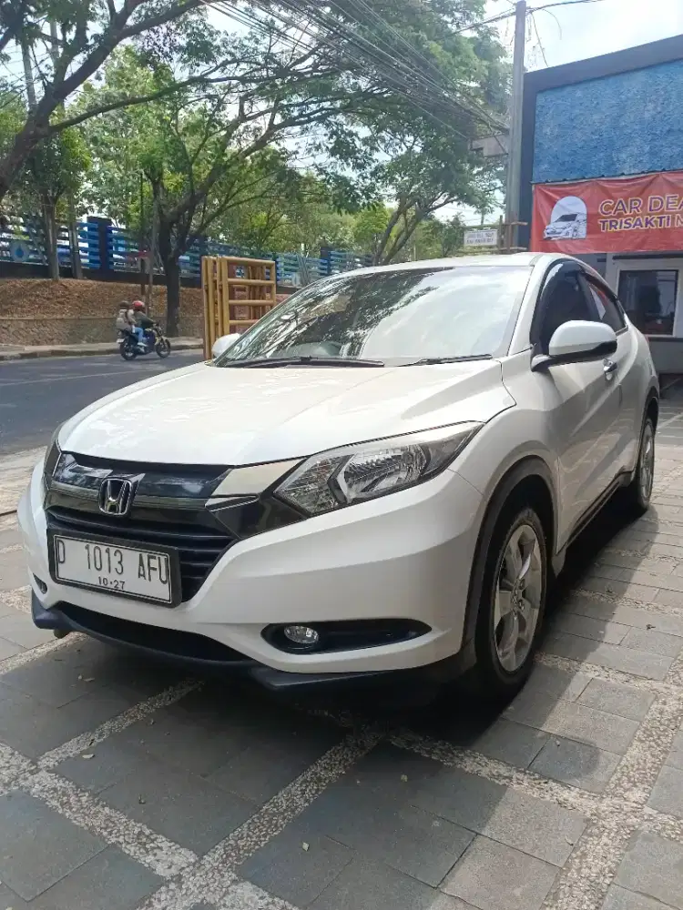 Bismillah numpang jual mobil honda HR-V. E cvt. 2017.no.D.putih.