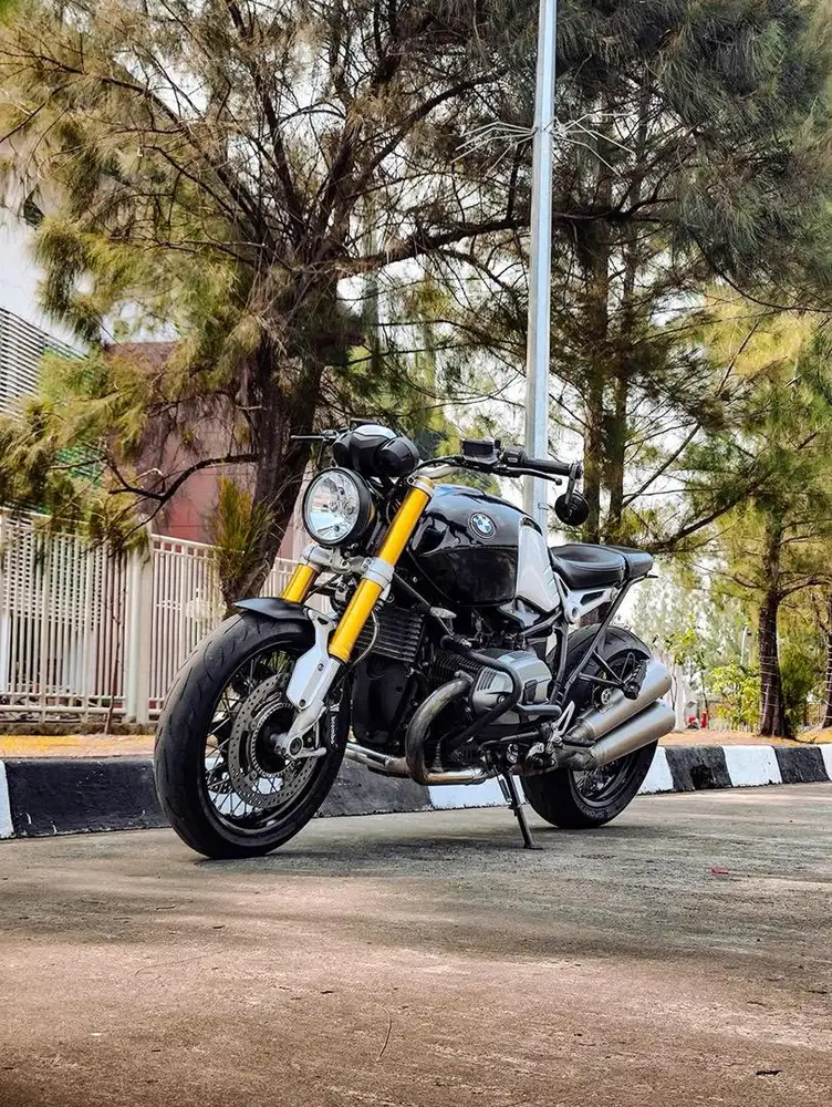 BMW R Nine T (R9T) tahun 2015 Low Odo Mulus Mint Condition R9T