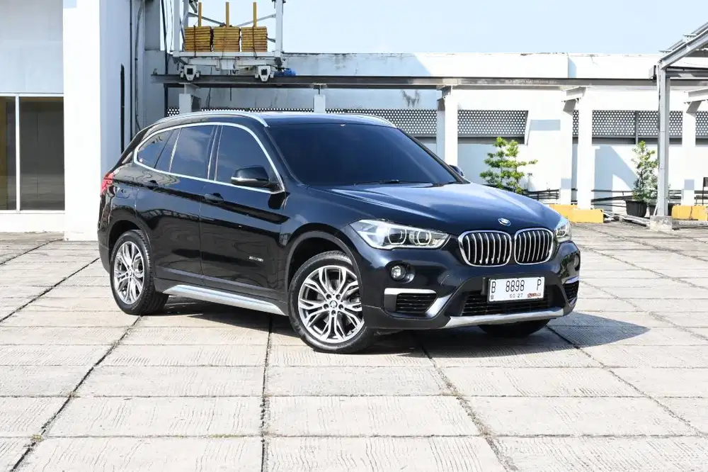 (TDP2jtan) BMW X1 F48 2017 Panoramic