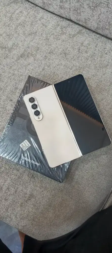 Samsung zFold 4 12/512 cream