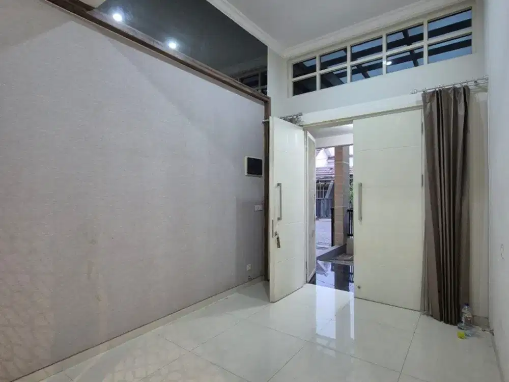 Rumah Pondok Tjandra / Candra Row Jalan 3 Mobil Loss Semi Furnish, AC 5