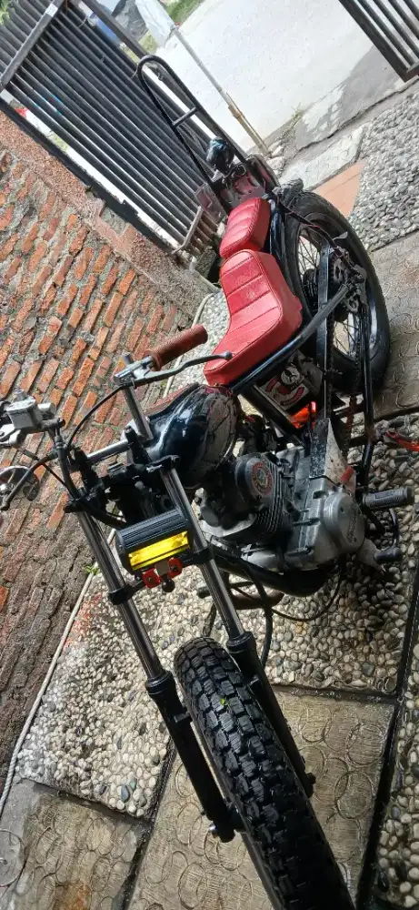 Kawasaki Binter Merzy KZ200 Custom Chopper