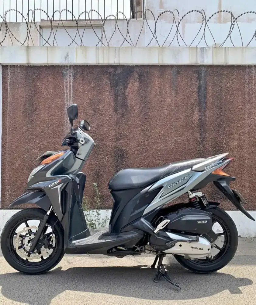 Vario 125 kzr old